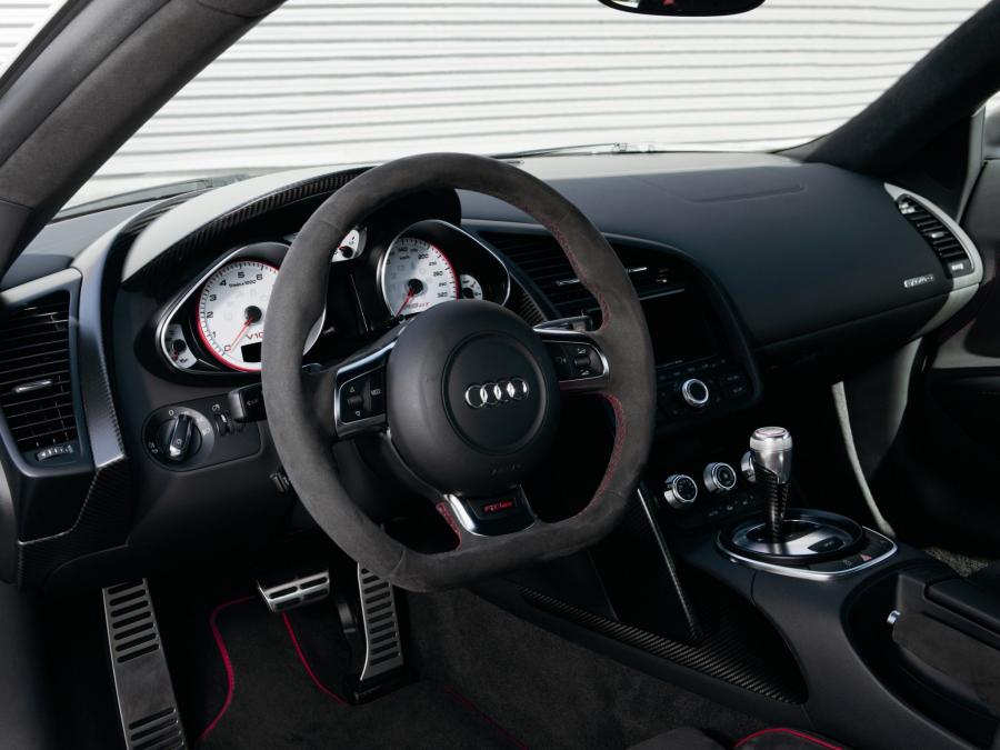 Торпедо Audi R8 GT 2010 года  (EU) (фото 49 из 55)
